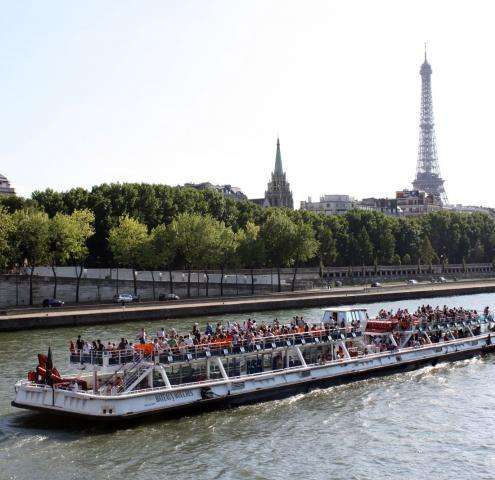 Come sail and discover Paris